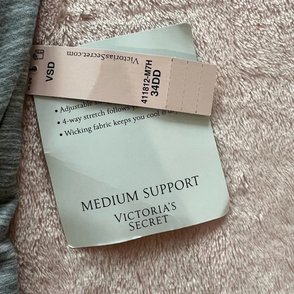 Victoria’s Secret medium support moisture wicking sports bra 34 DD - Picture 5 of 5